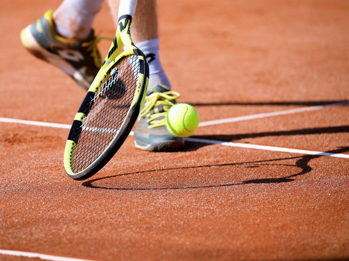 ¡NO TIENES POR QUÉ COGER LA PELOTA!